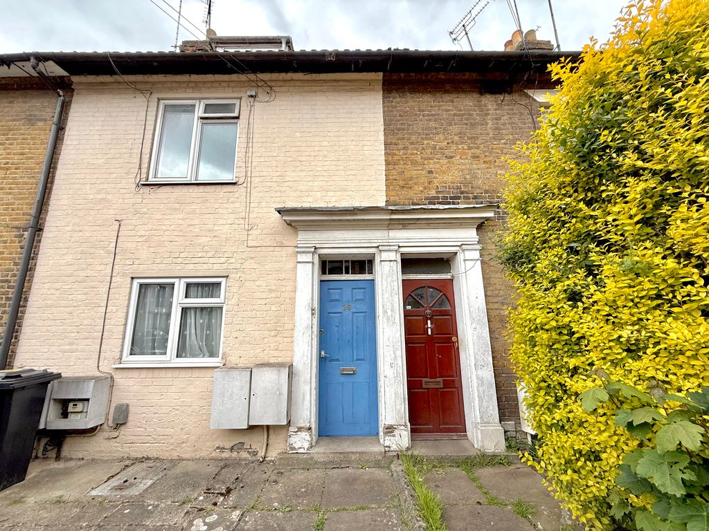 Property photo 1 of 6 Front