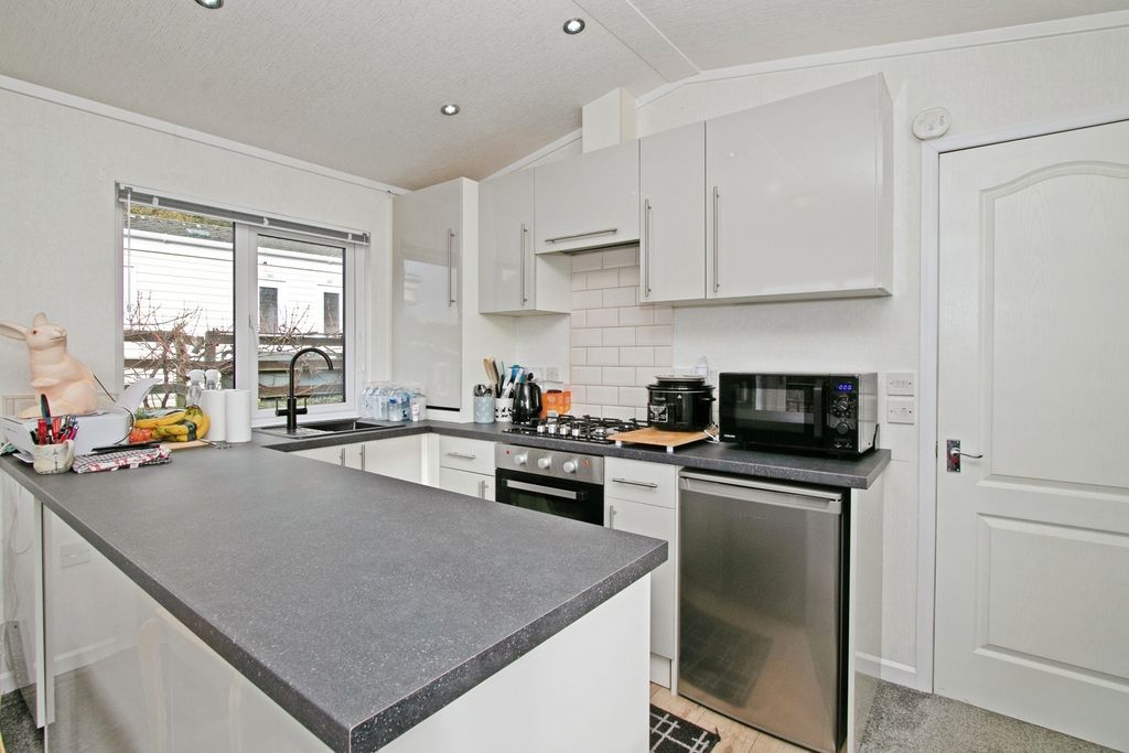 Property photo 3 of 12 Photo