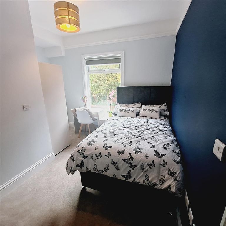 Property photo 3 of 10 Room 4 (A).Jpg