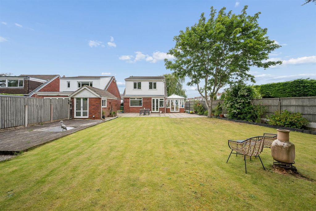 Property photo 3 of 33