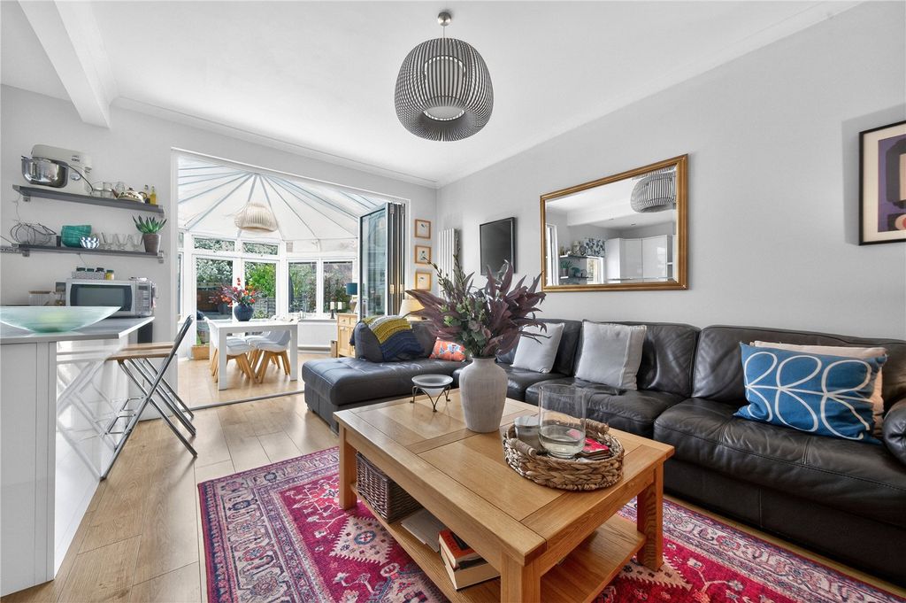 Property photo 2 of 29 Picture No. 14