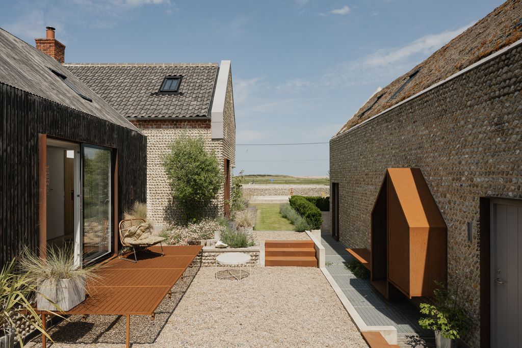 Property photo 3 of 36 292212 - Seven Whistlers, Salthouse (Exteriors)-15.Jpg