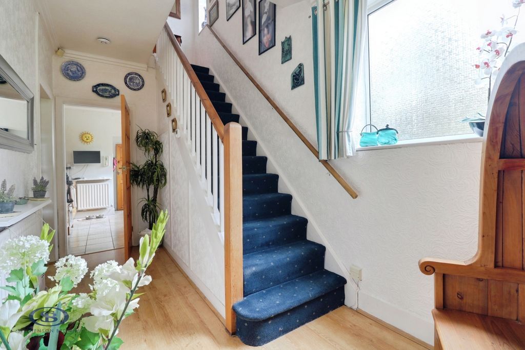 Property photo 3 of 23 Pbox-Img.Jpg