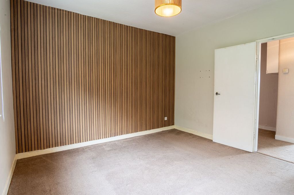Property photo 3 of 33