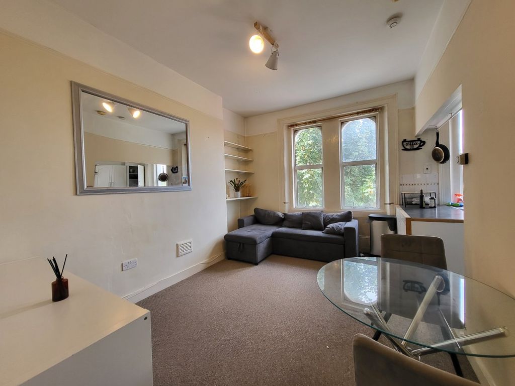 Property photo 1 of 4