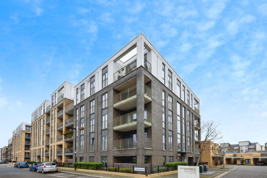 Property photo 3 of 14