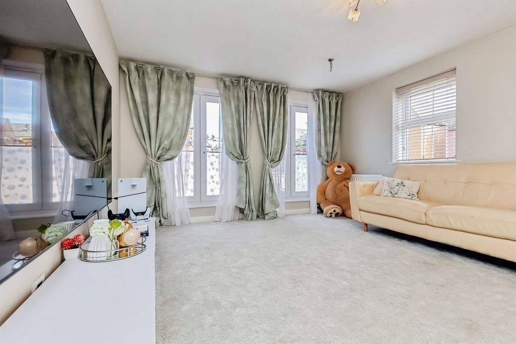 Property photo 3 of 15