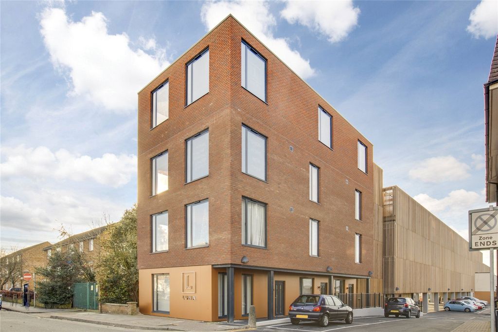 Property photo 3 of 7 Picture No. 15