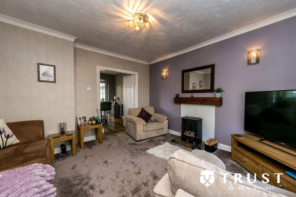 Property photo 3 of 36