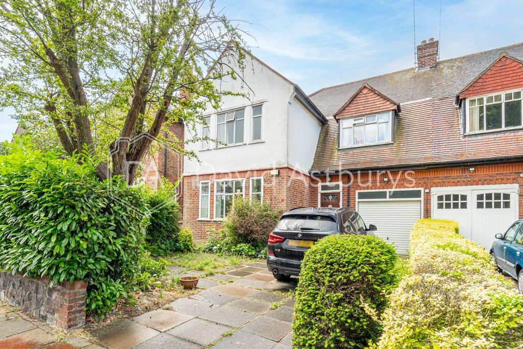 Property photo 3 of 10