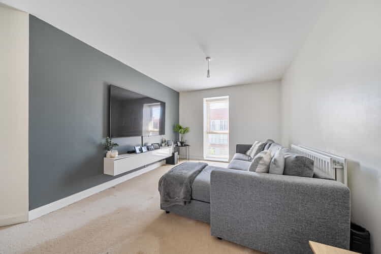 Property photo 3 of 17