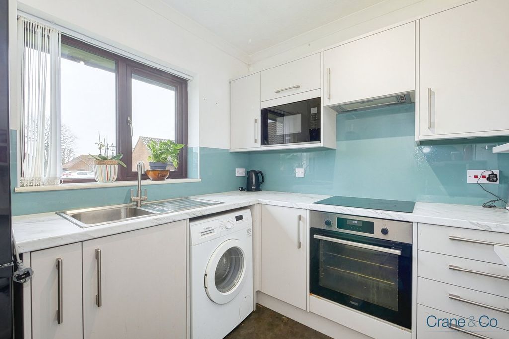 Property photo 2 of 13