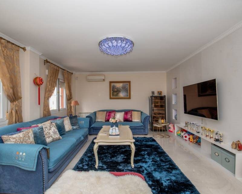 Property photo 3 of 32