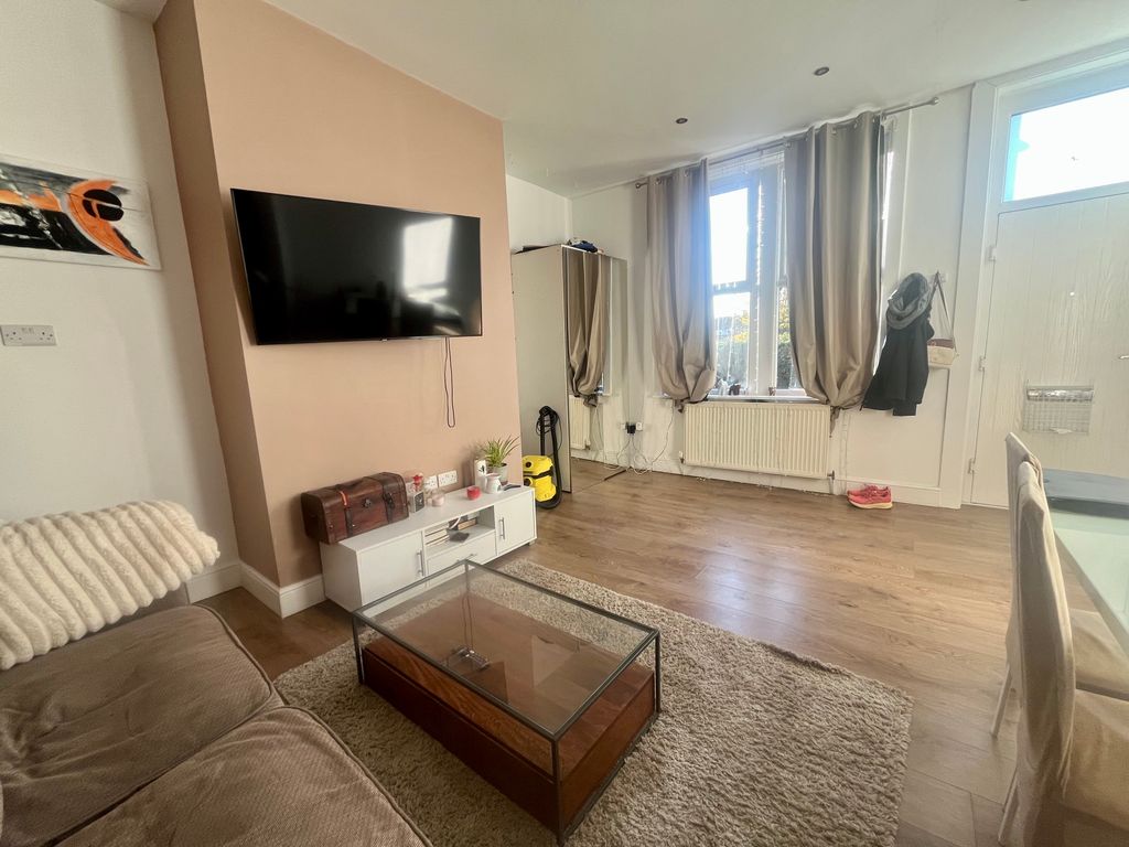 Property photo 3 of 23 Image