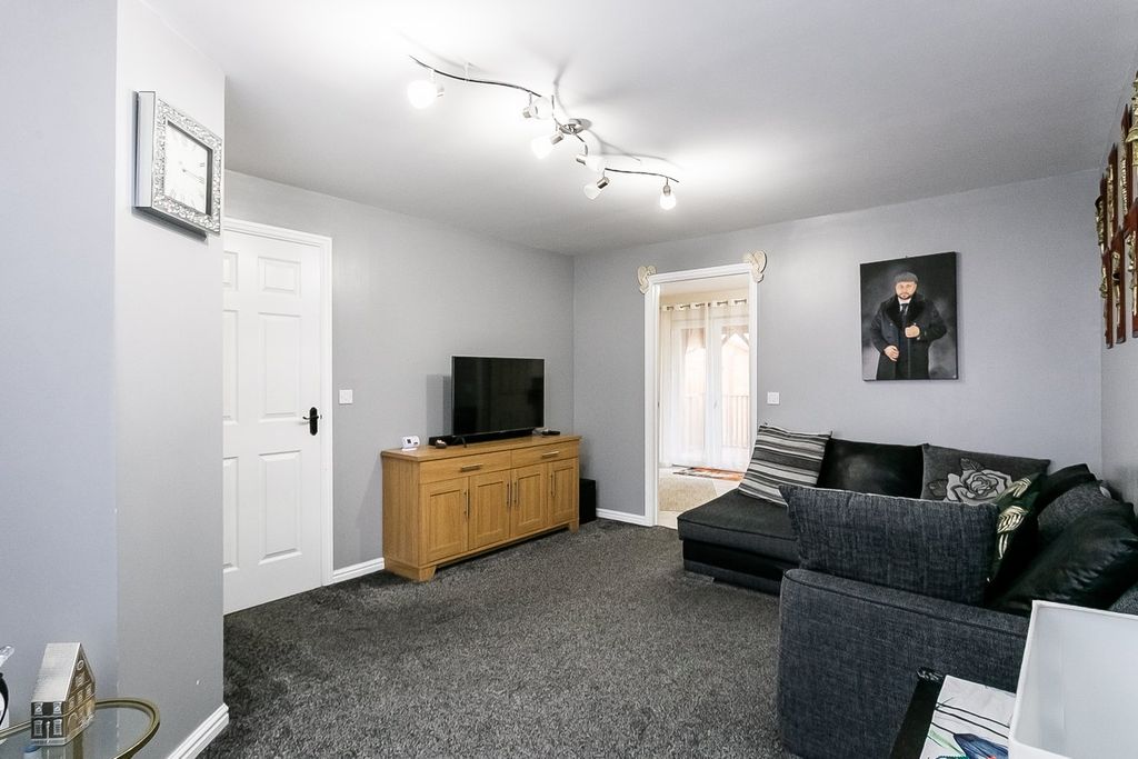 Property photo 3 of 29