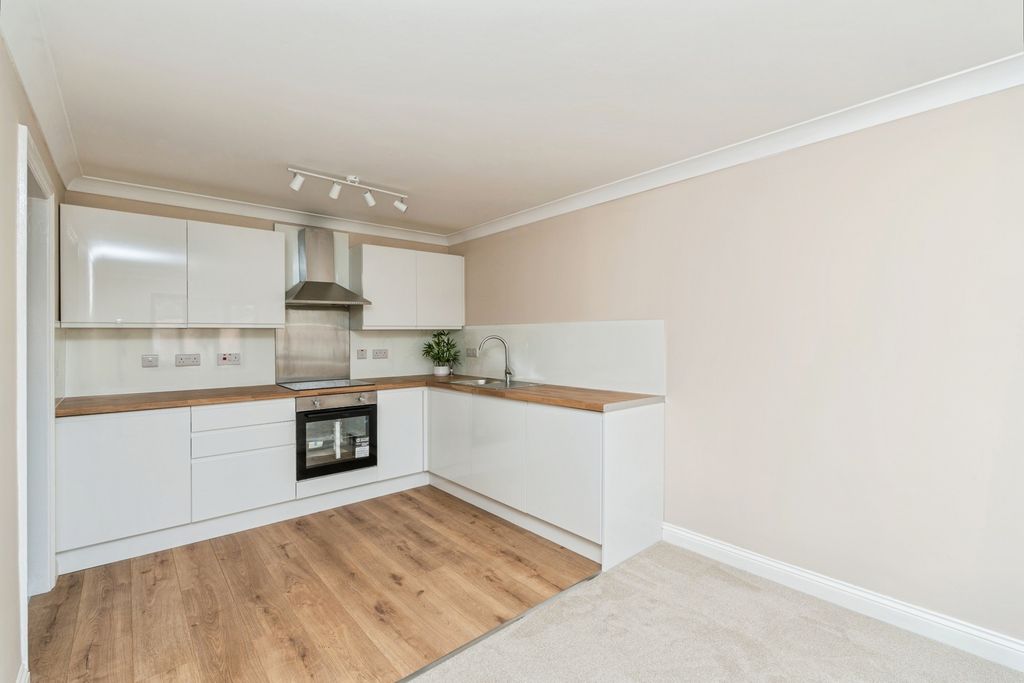 Property photo 3 of 11 Pbox-Img.Jpg