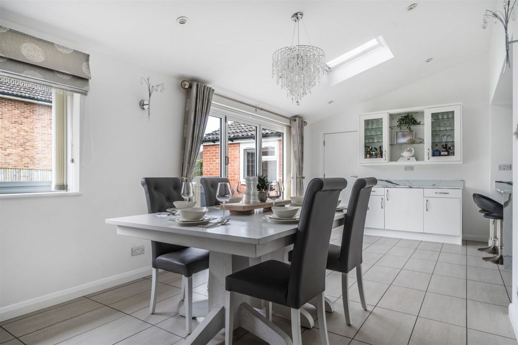 Property photo 2 of 21