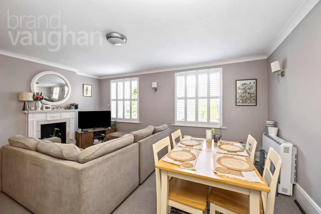 Property photo 3 of 17 Picture No. 02