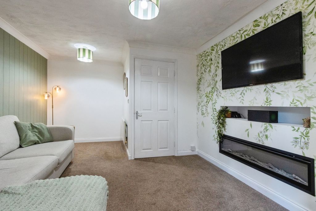 Property photo 2 of 19 Pbox-Img.Jpg
