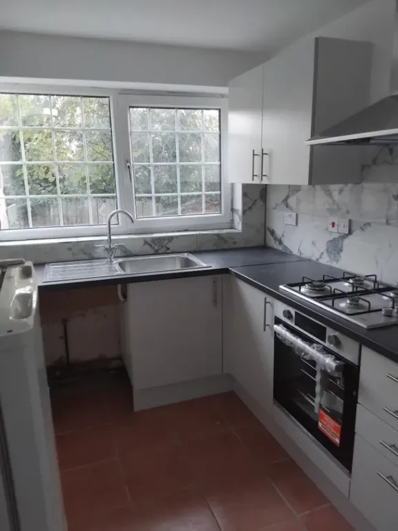 Property photo 2 of 32