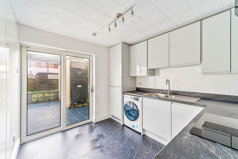 Property photo 3 of 17 Photo 16