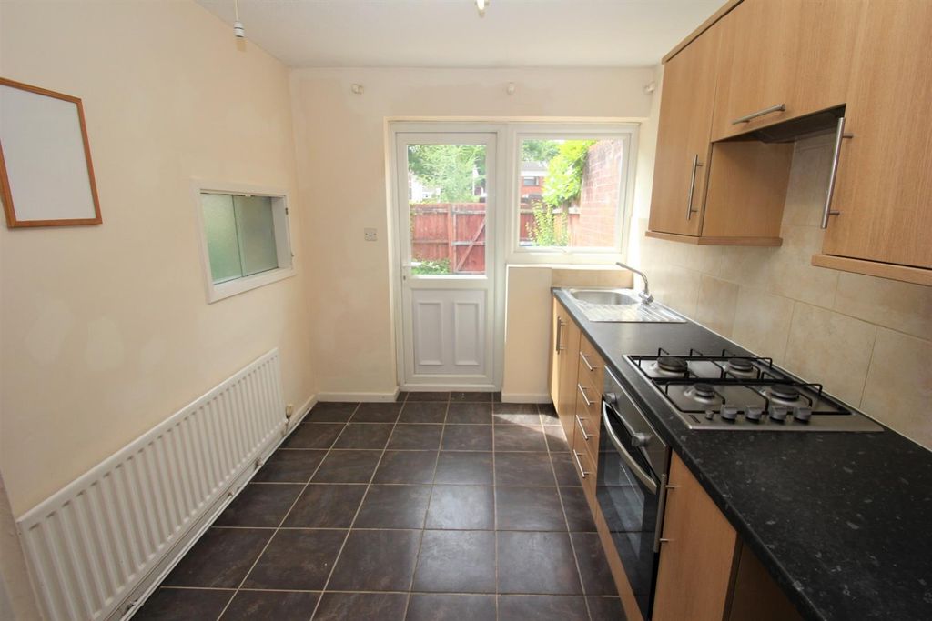 Property photo 2 of 9 Kitchen (2).Jpg