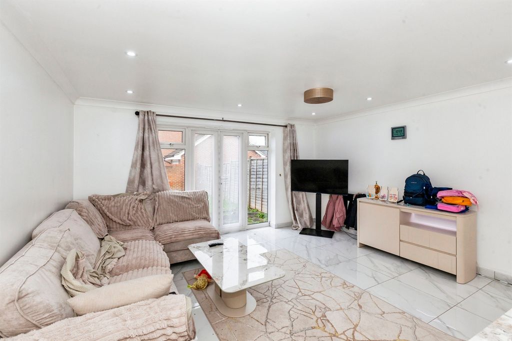 Property photo 2 of 17