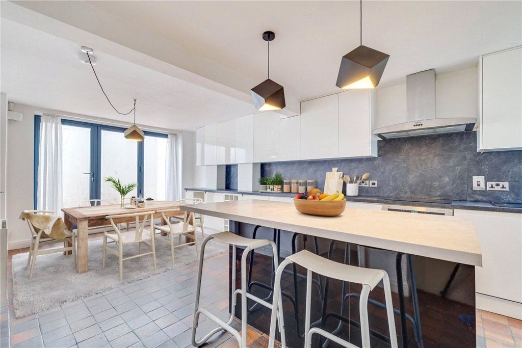 Property photo 2 of 16 Ful230033_26-Jpg-...