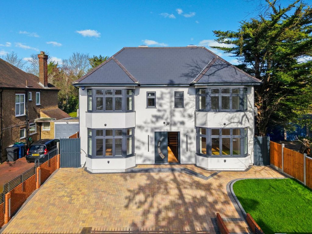 Property photo 1 of 23 Front (Exterior)