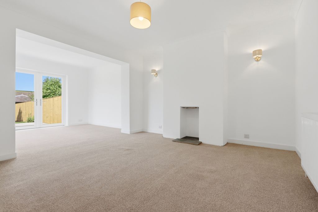Property photo 2 of 37