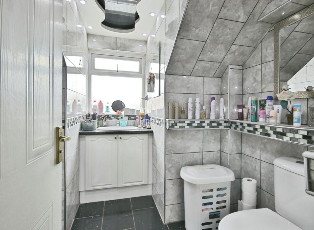 Property photo 3 of 13 3482288