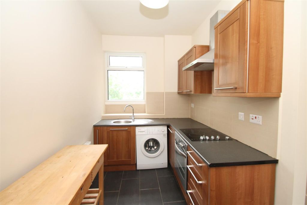 Property photo 2 of 8 Kitchen