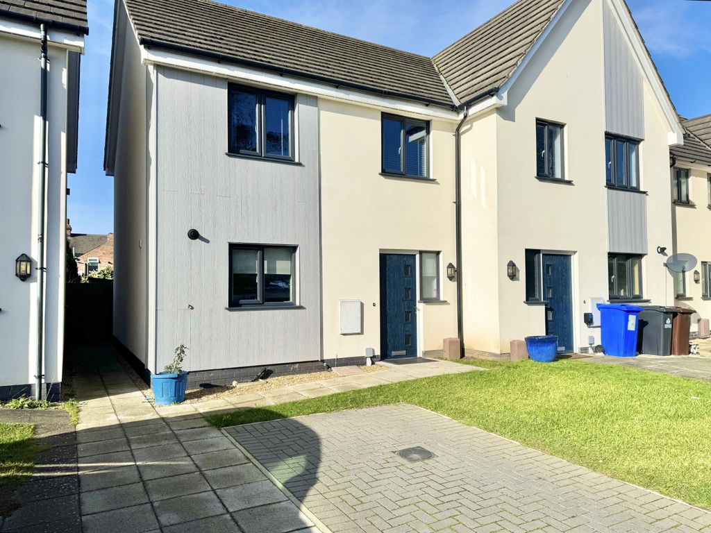 Property photo 1 of 9 Front