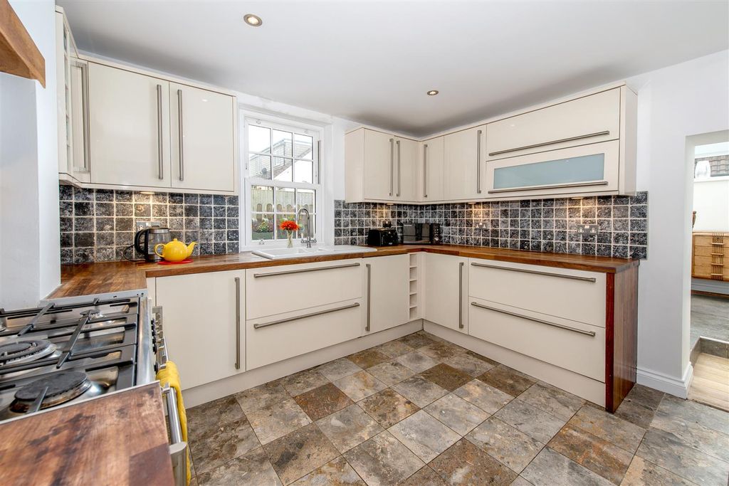 Property photo 3 of 20 Image16.Jpg