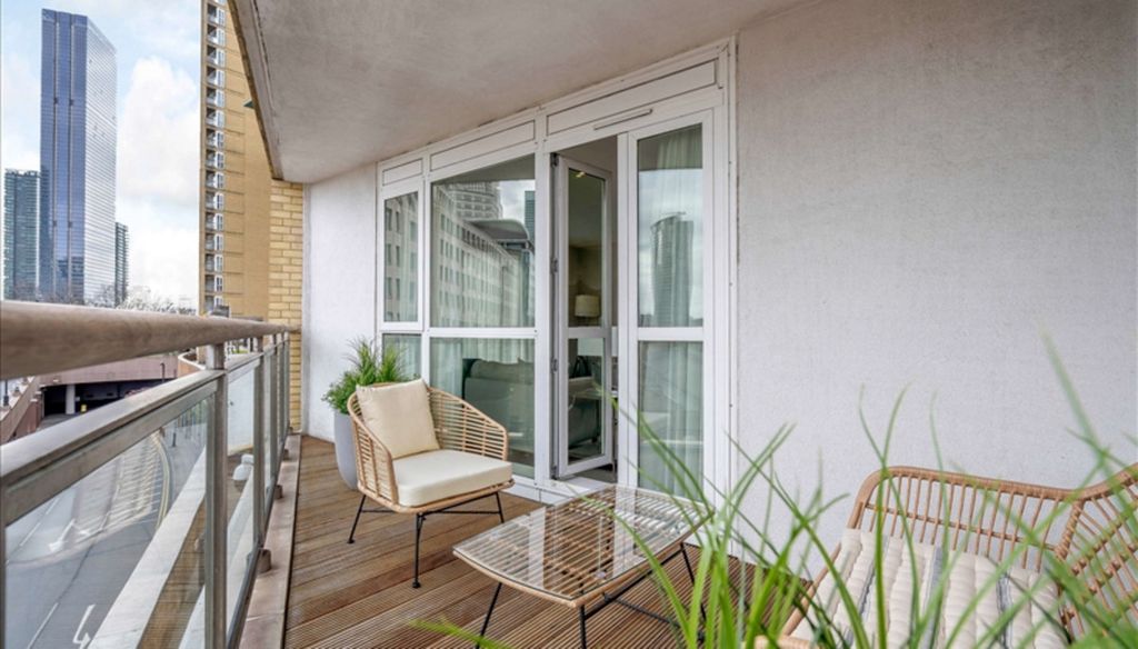 Property photo 2 of 8