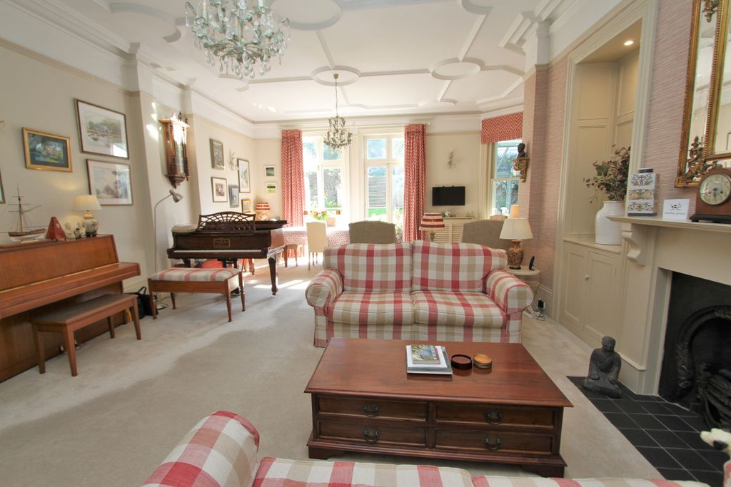 Additional image 8 of 2 bed flat for saleSilverdale Road, Eastbourne BN20