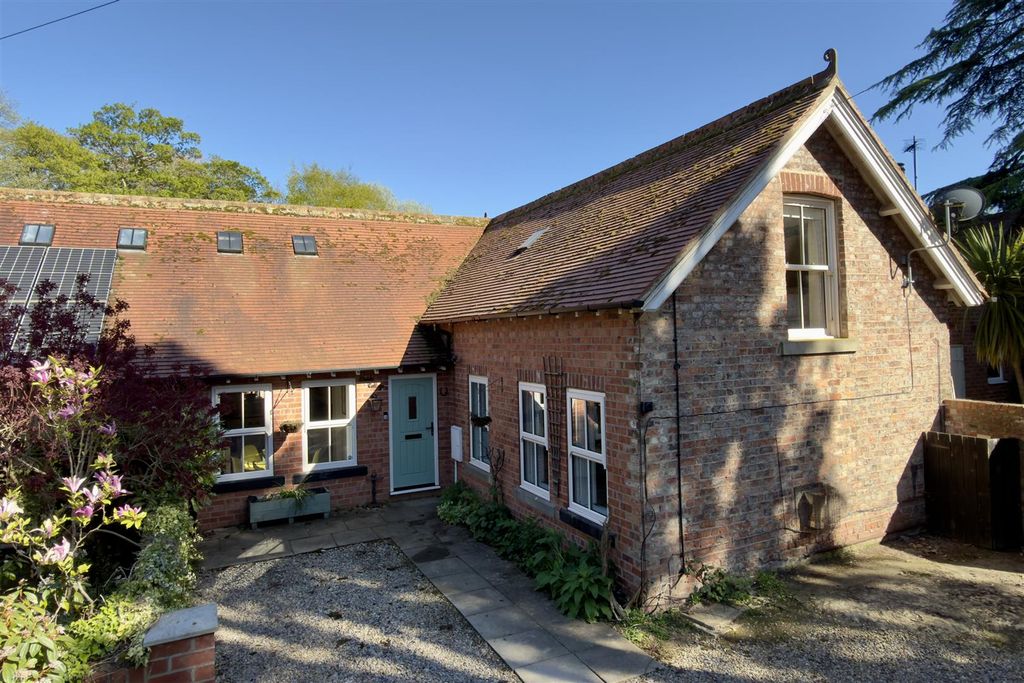 Property photo 1 of 40