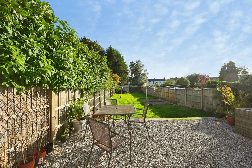 Property photo 2 of 15 Garden