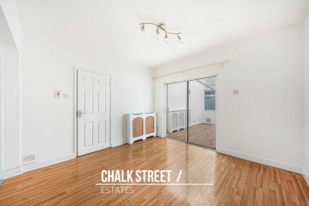 Property photo 3 of 37