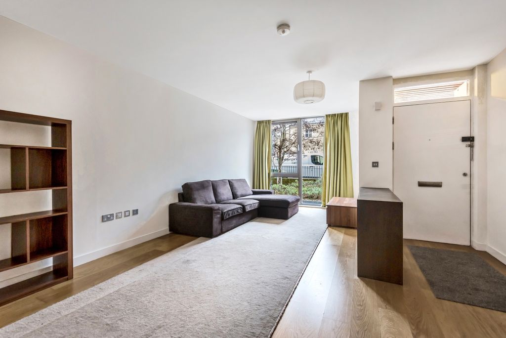 Property photo 1 of 14 461831 (12)
