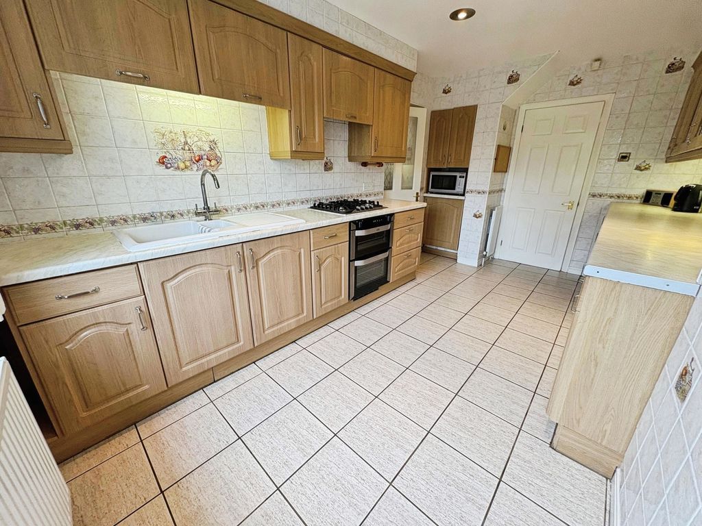 Property photo 3 of 17 Photo 14