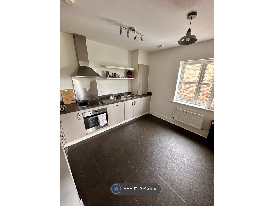 Property photo 3 of 21 Kitchen