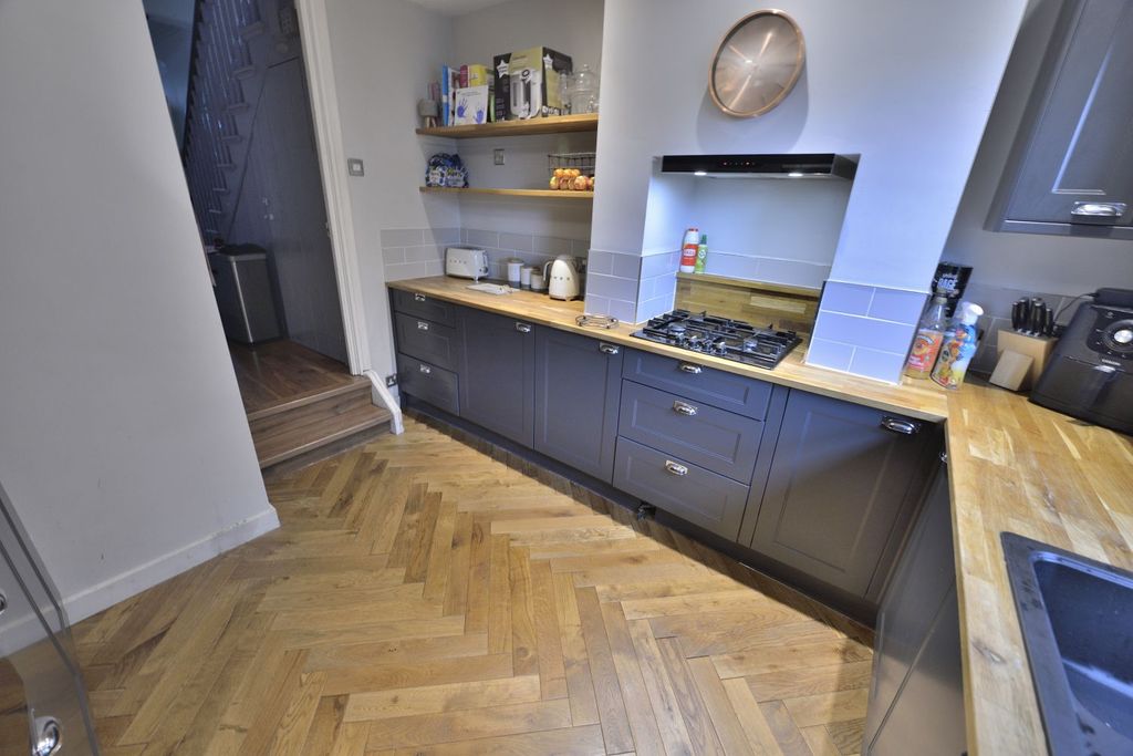 Property photo 2 of 22