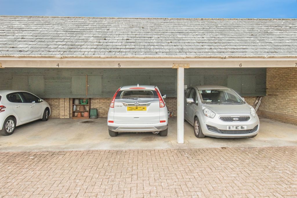 Property photo 3 of 16