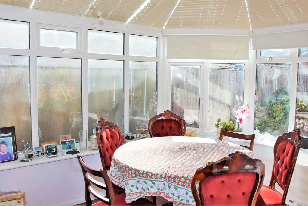 Property photo 3 of 12 Conservatory