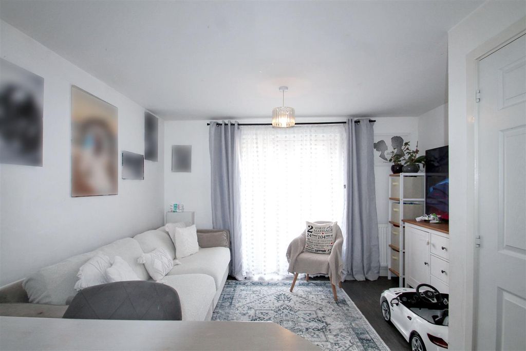 Property photo 3 of 11 Img_1079.Jpg
