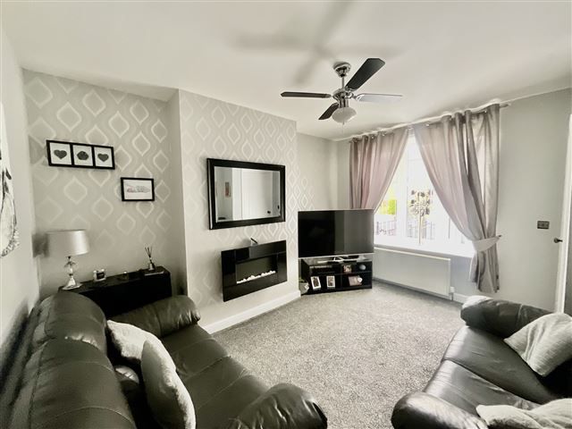 Property photo 2 of 20 Lounge