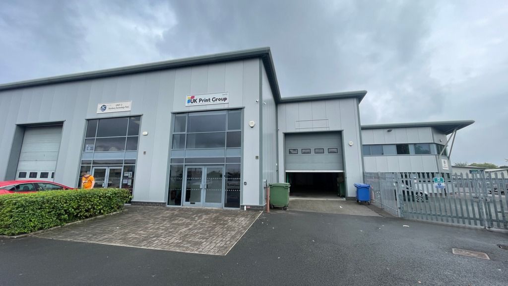 Property photo 1 of 8 Photo 6