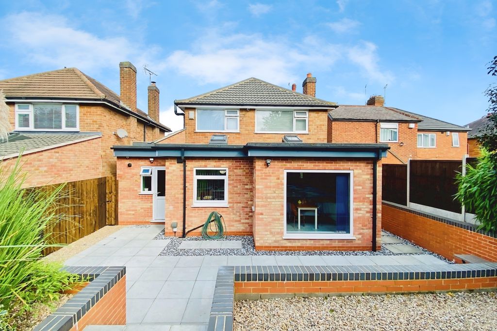 Property photo 2 of 30