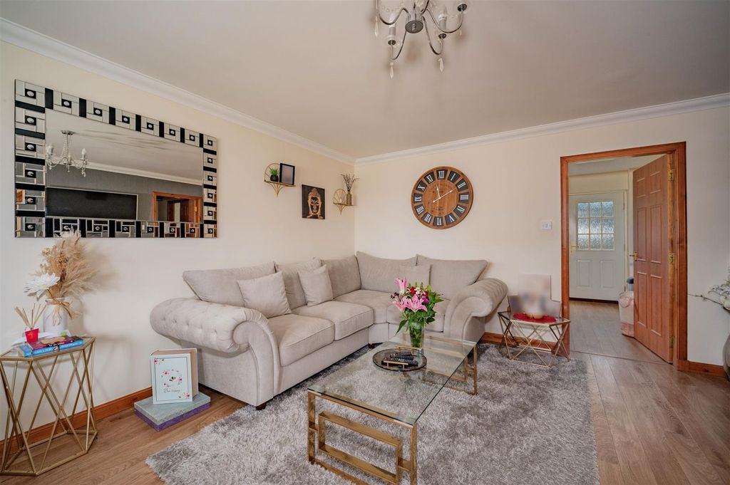 Property photo 2 of 21 79 Ballumbie Edit-1.Jpg